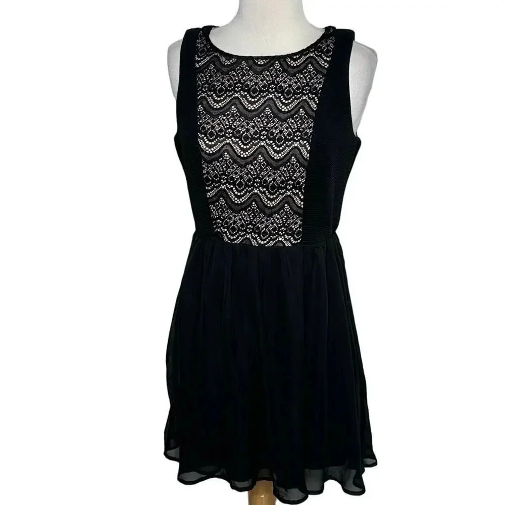 Lily Rose size 7 black lace fit + flare sleeveless cocktail dress